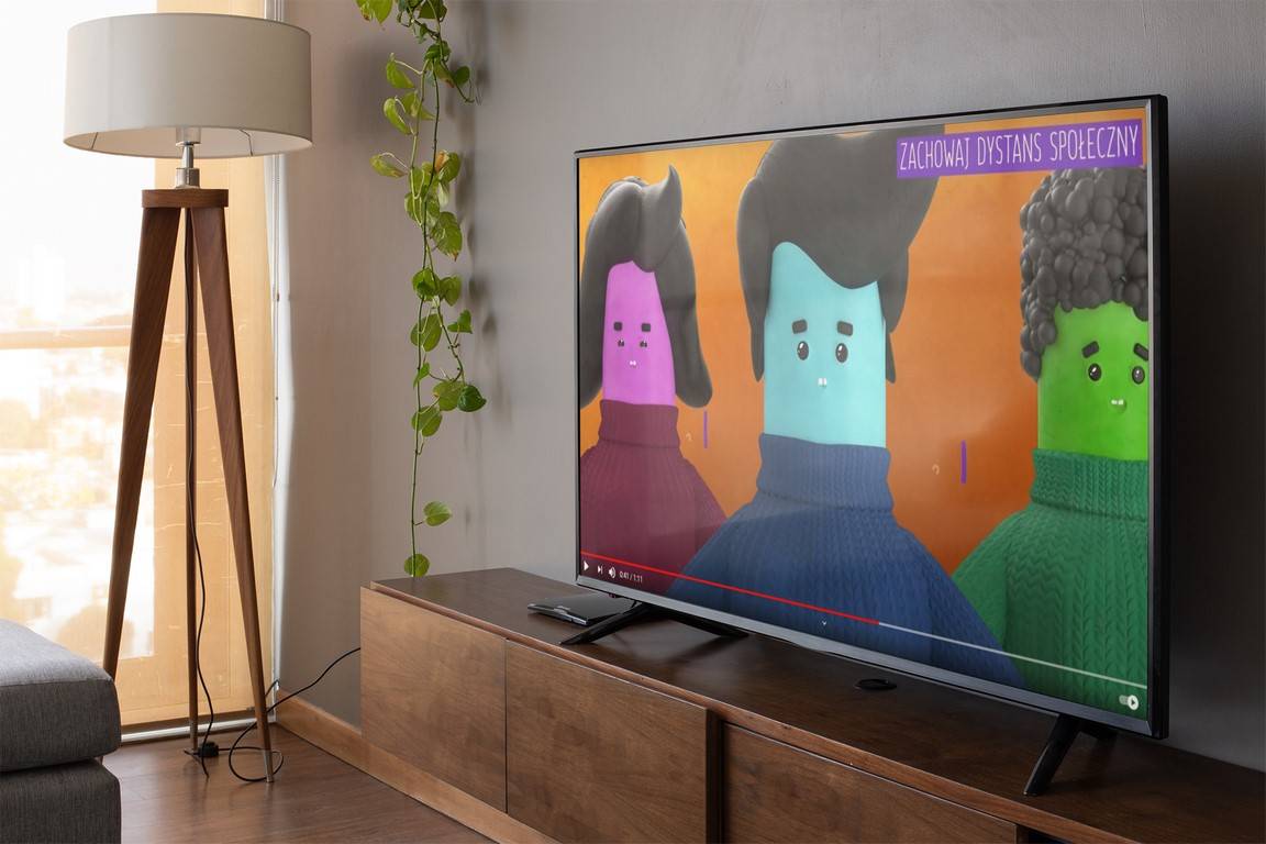 smart-tv-mockup-featuring-a-classy-living-room-25884 (Kopiowanie)